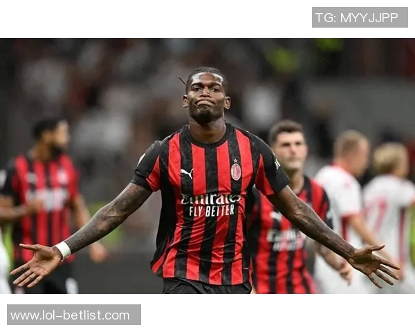 友谊赛精彩对决AC米兰与巴黎圣日耳曼战成平局引发全场热烈反响