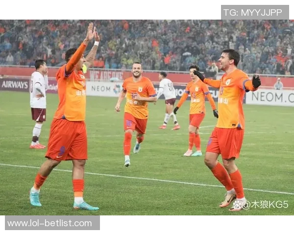 中超赛场巴黎圣日耳曼与里昂激战成平局红牌事件引发全场热议